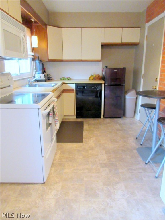 Munn Oval Condo - Residential