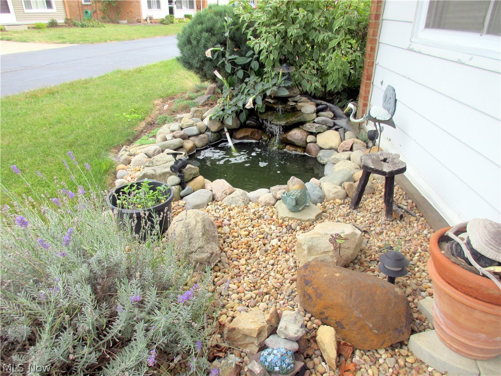 Munn Oval Condo - Residential