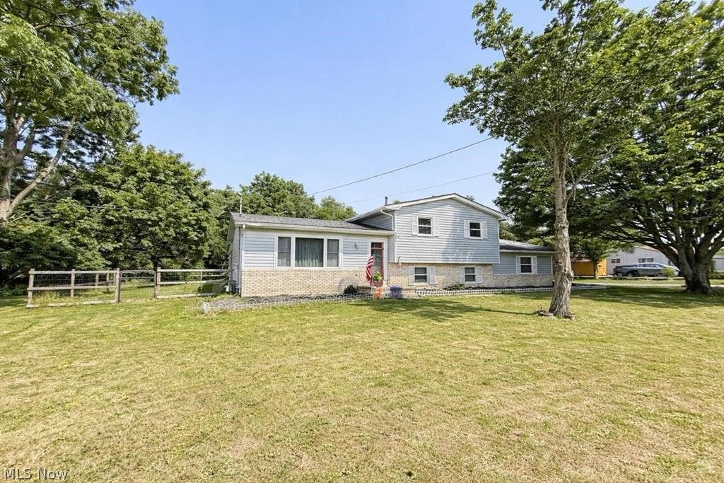 Photo of 831 N Crestline Street, Crestline, OH 44827 (MLS # 5224473)