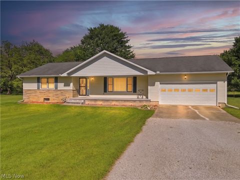 Homes For Sale - 904 Lenox New Lyme Road<br/> Ashtabula County, Jefferson, OH 44047
