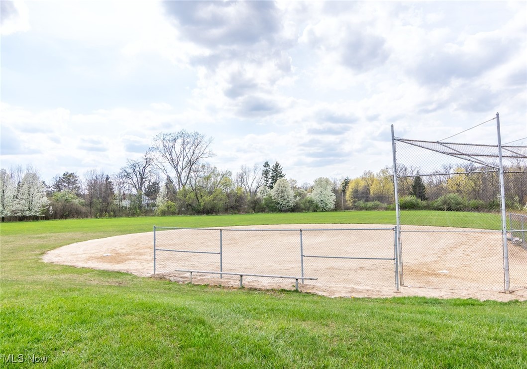 19821 Bennington Drive, Strongsville, Ohio image 33