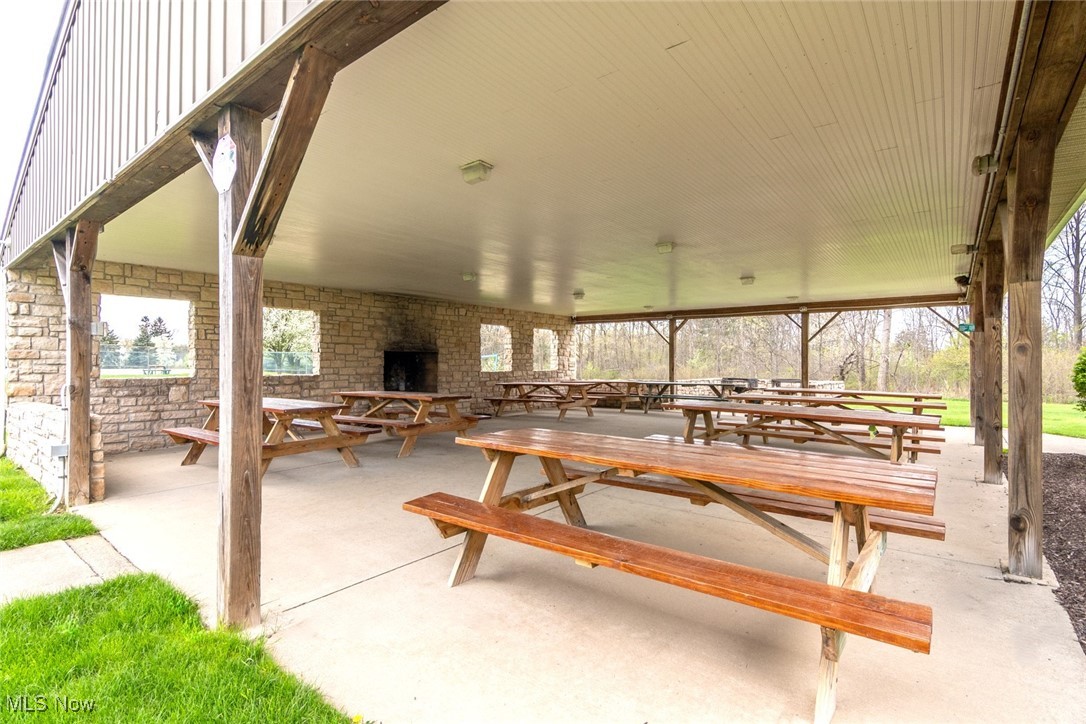19821 Bennington Drive, Strongsville, Ohio image 27