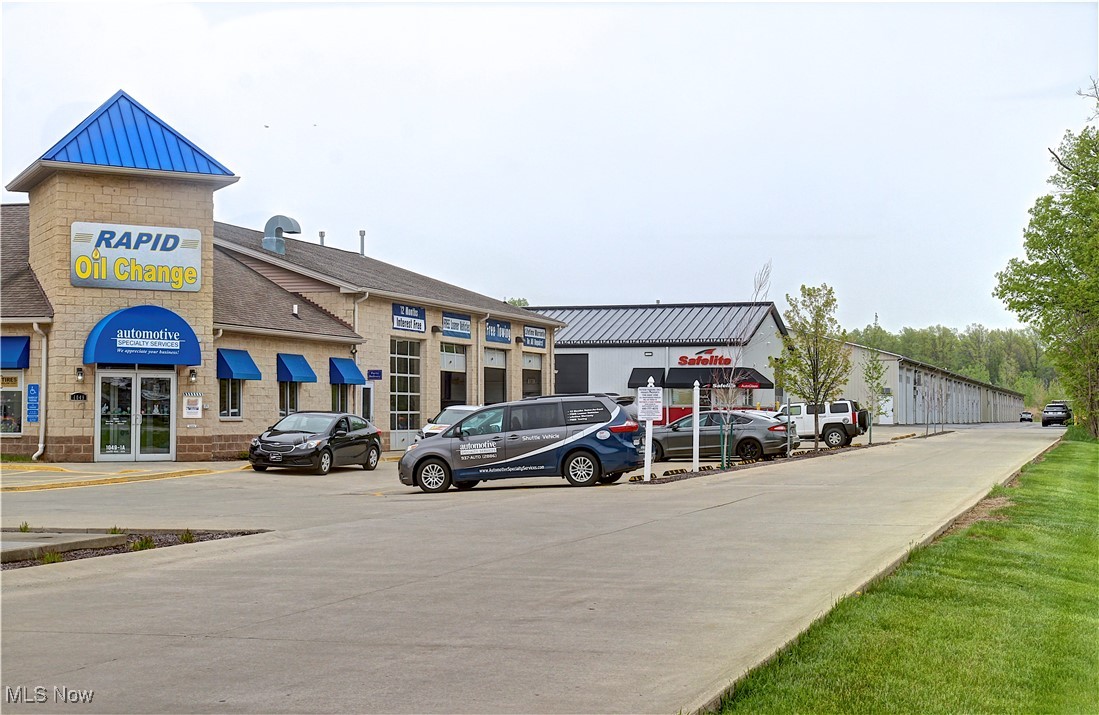1049 Center Road 34