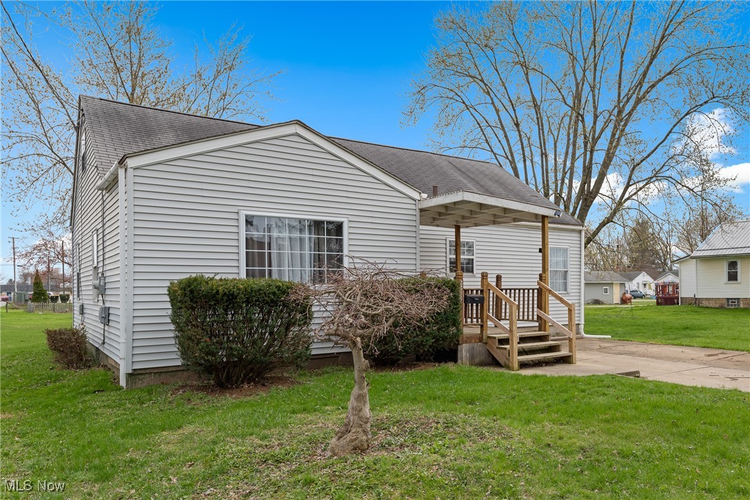 2216 34th Street, Canton, Ohio image 3