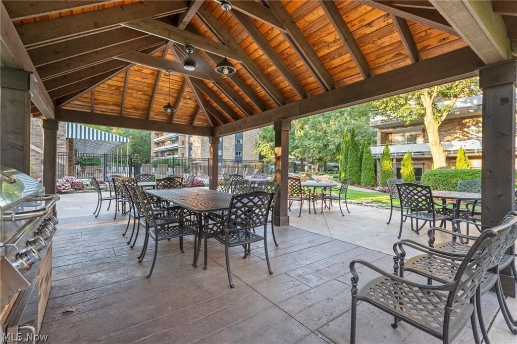 Acacia/Green Condo - Residential