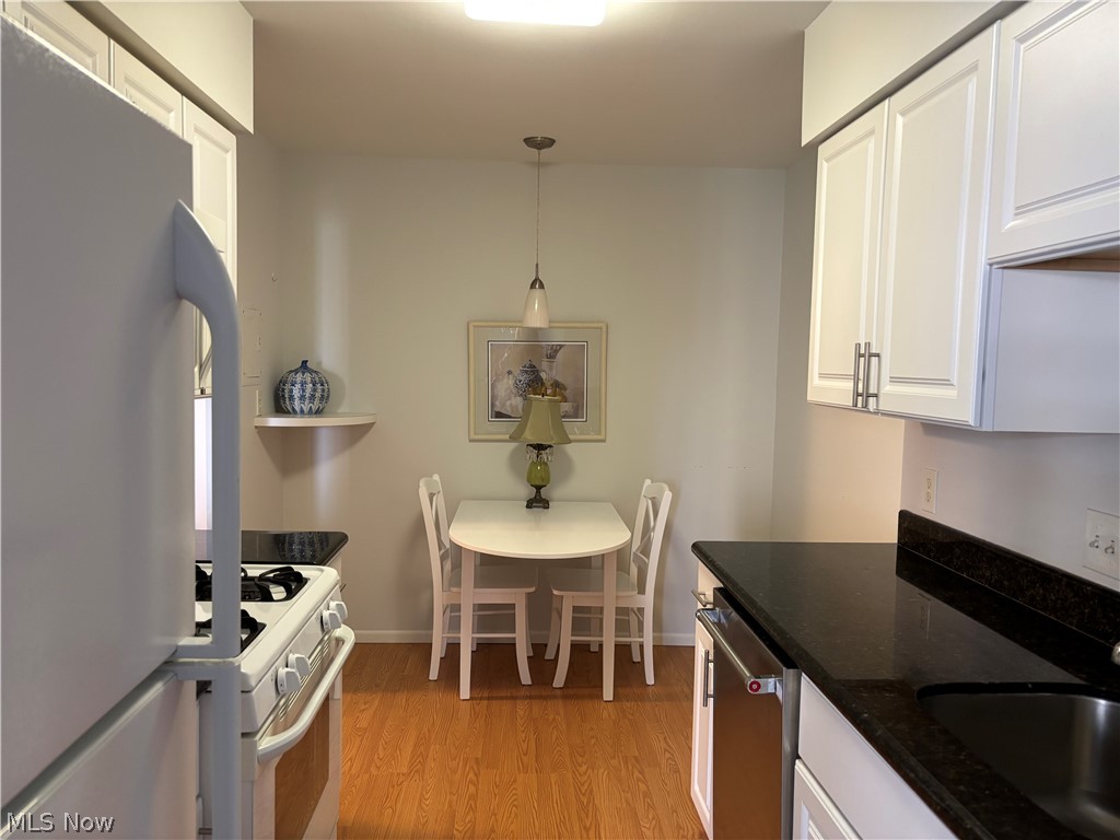 Acacia/Green Condo - Residential