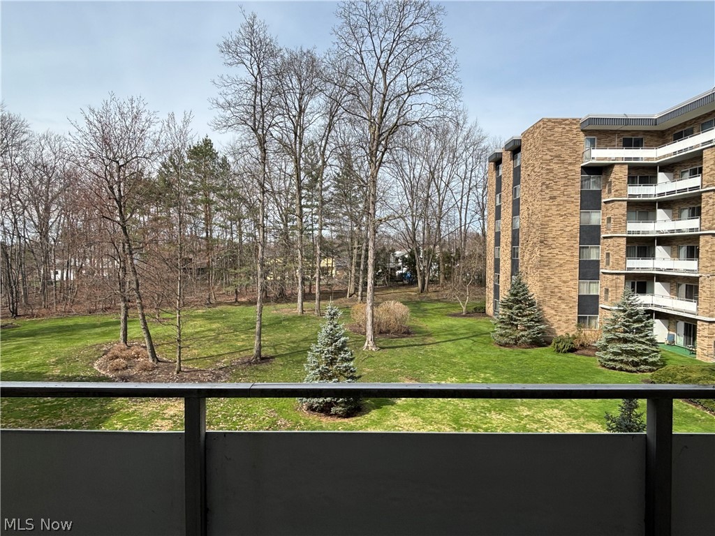 Acacia/Green Condo - Residential