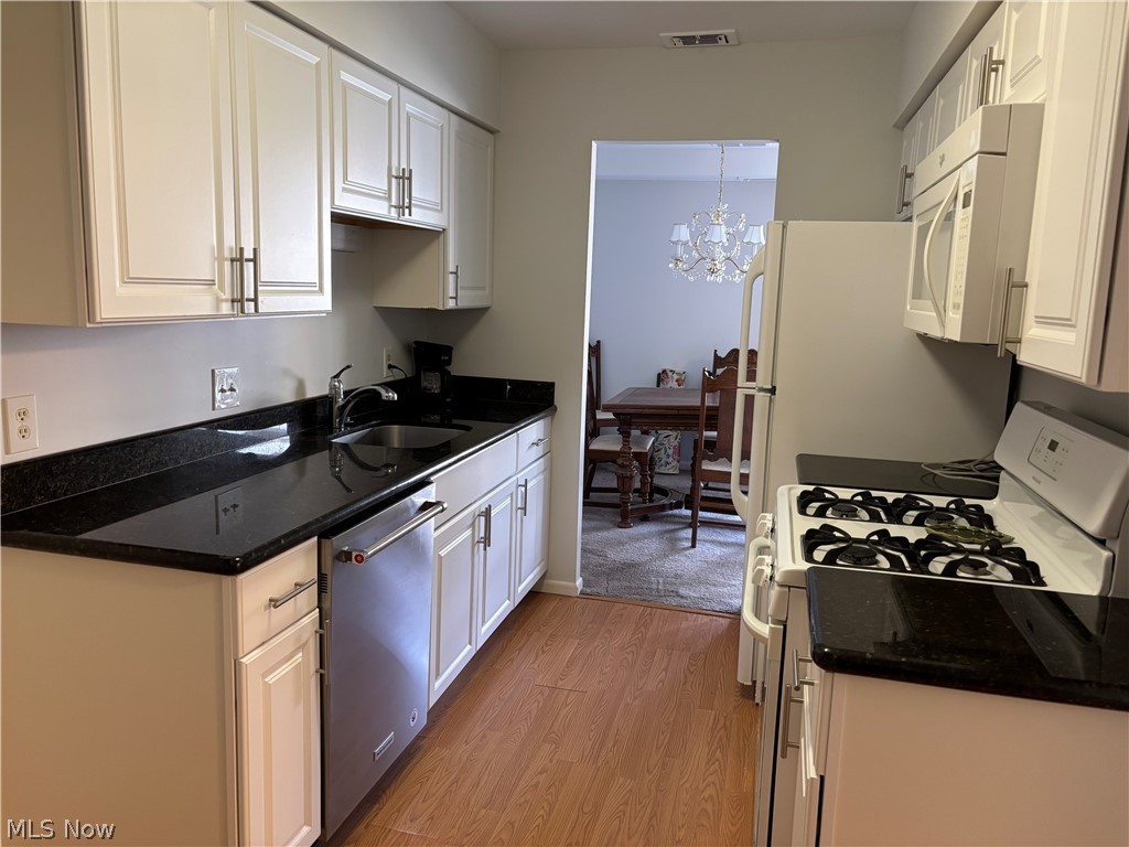 Acacia/Green Condo - Residential