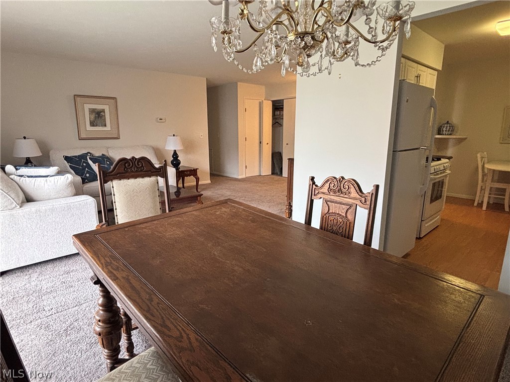 Acacia/Green Condo - Residential