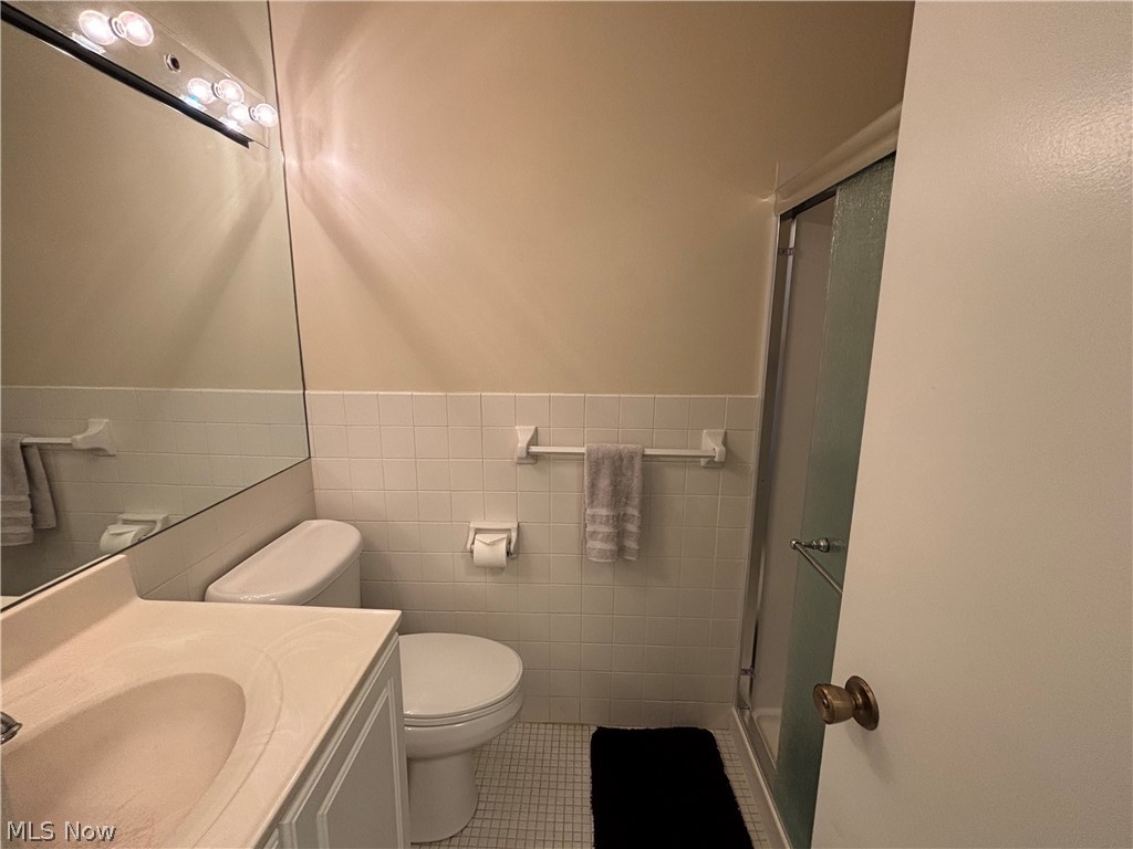 Acacia/Green Condo - Residential