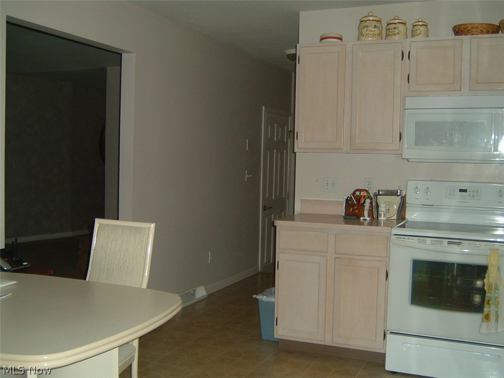 Villas At Park Place - Residential