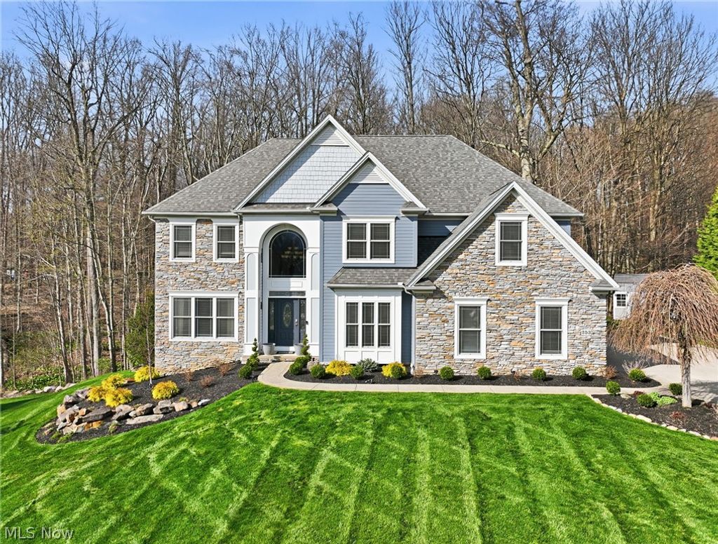 Photo of 253 Anne Marie Court, Hinckley, OH 44233 (MLS # 5200833)