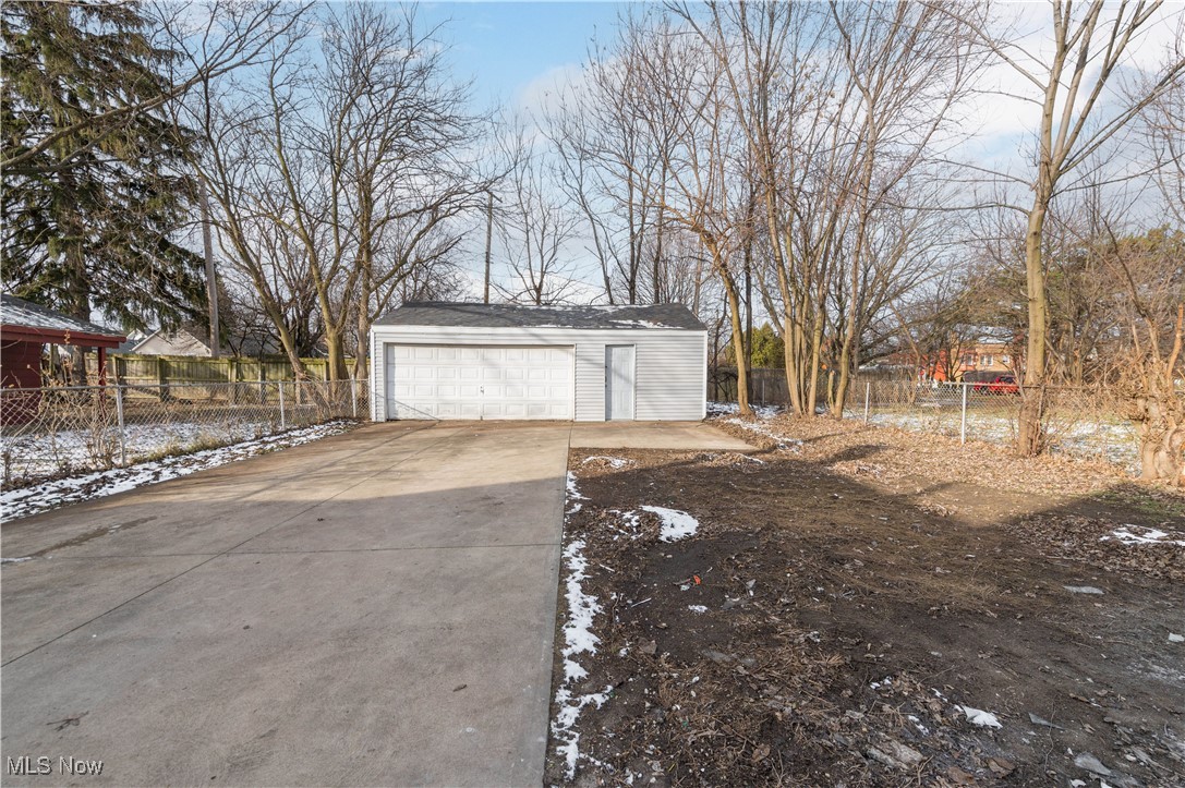 James M Hoyts - Residential