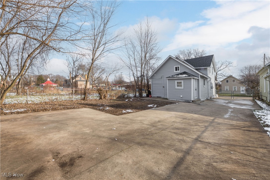 James M Hoyts - Residential