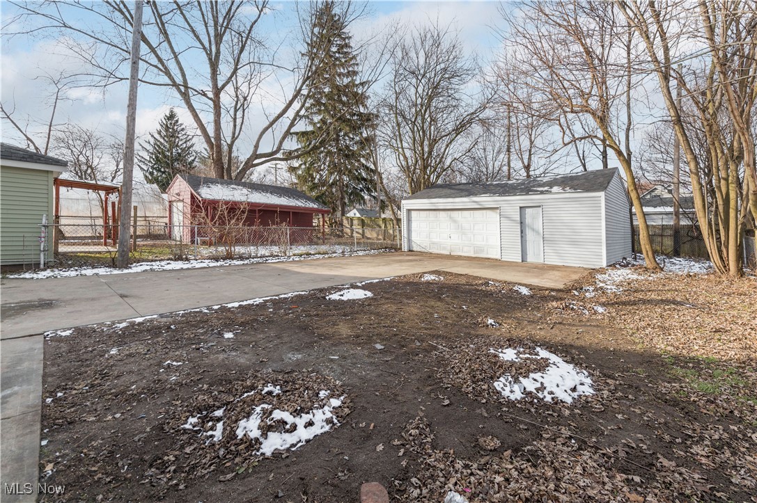 James M Hoyts - Residential