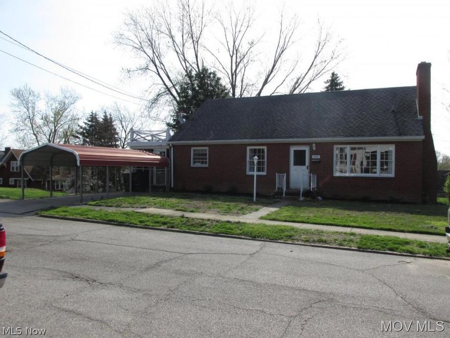 Cute brick ranch offering hardwood floors, newer furnace, AC & hot water tank.  Lower level has a rec room (not added in Sq. Footage), 4th bedroom, laundry and office.  The outside of the home has a fenced back yard, screened porch and newer landscaping.  Elem: Jefferson Elementary School  Elem/Bus: N  JrHigh: Van Devender Jr. High School  JrHigh/Bus: N  High: Parkersburg High  High/Bus: N  Fire: CIT  Police: CTY  PossFreeGas: N  ;SQFT=Fin L1:1333, Fin Bsmt:312, Fin Above:1333, Fin Total:1645, Unfin Above:104;GAR= 1 Car Carport