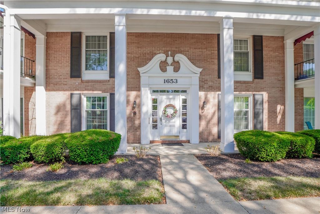 Photo of 1653 Greenway Road SE #202, North Canton, OH 44709 (MLS # 5206847)