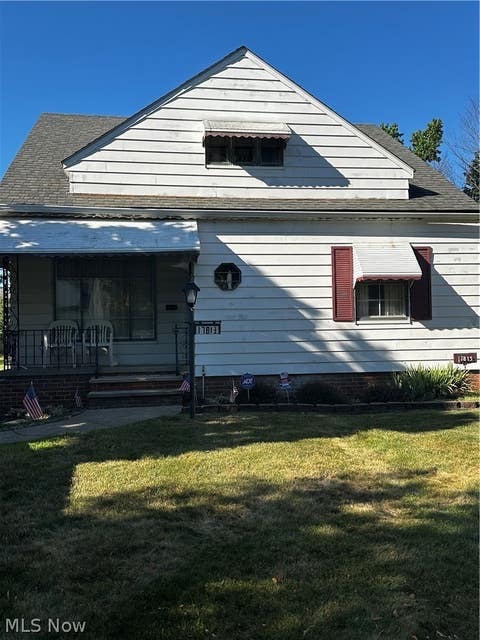 Homes For Sale - 17813 Dalewood Avenue<br/> Maple Heights, OH 44137