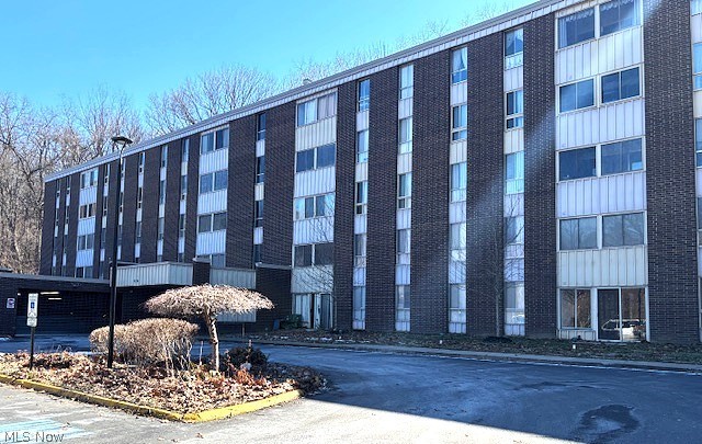 Silver Lake Towers Condo - Residential