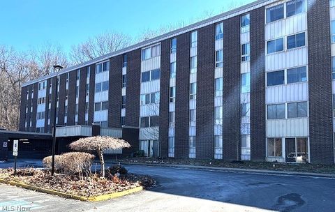 Photo of 3068 Kent Road, Stow, OH 44224 (MLS # 5189974)