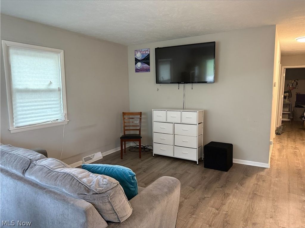 Photo of 1181 Easton Drive, Akron, OH 44310 (MLS # 5222375)