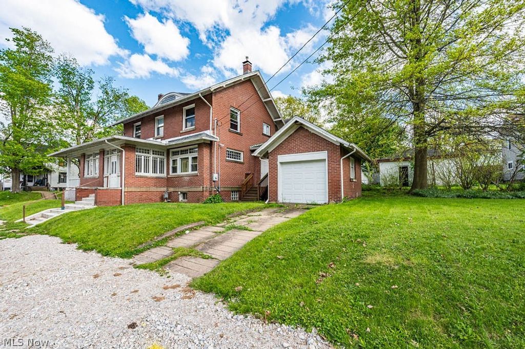 Photo of 1005 S Freedom Avenue, Alliance, OH 44601 (MLS # 5208896)
