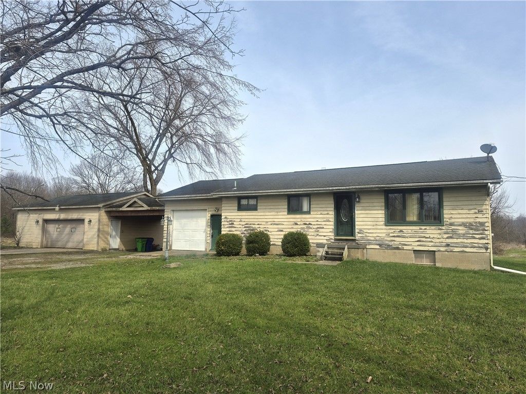 Photo of 7695 Norton Road, Garrettsville, OH 44231 (MLS # 5195076)