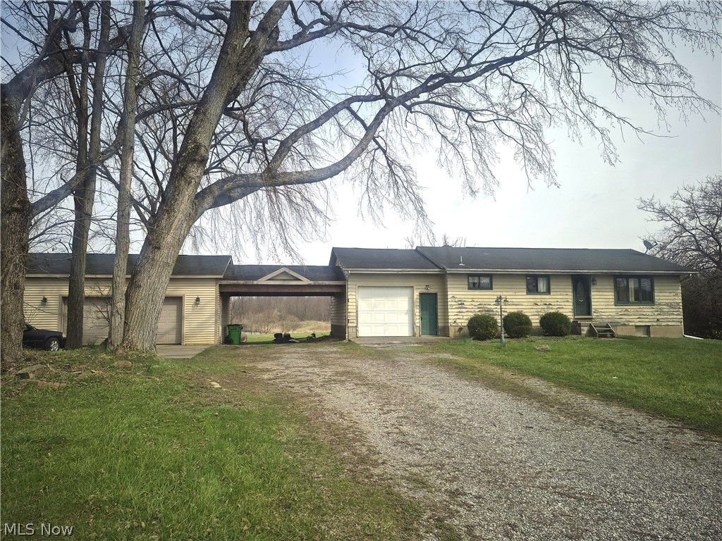 Photo of 7695 Norton Road, Garrettsville, OH 44231 (MLS # 5195076)