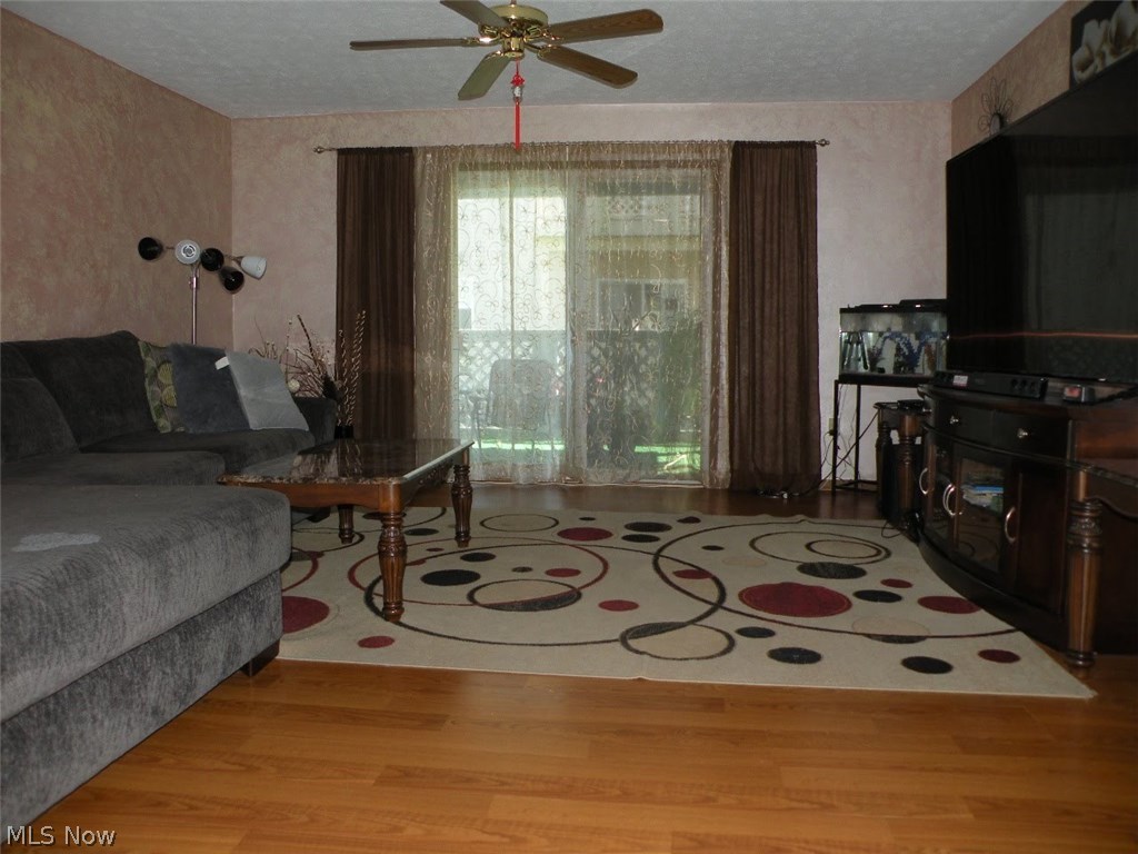 Bittersweet Estates Ph 04 Condos - Residential