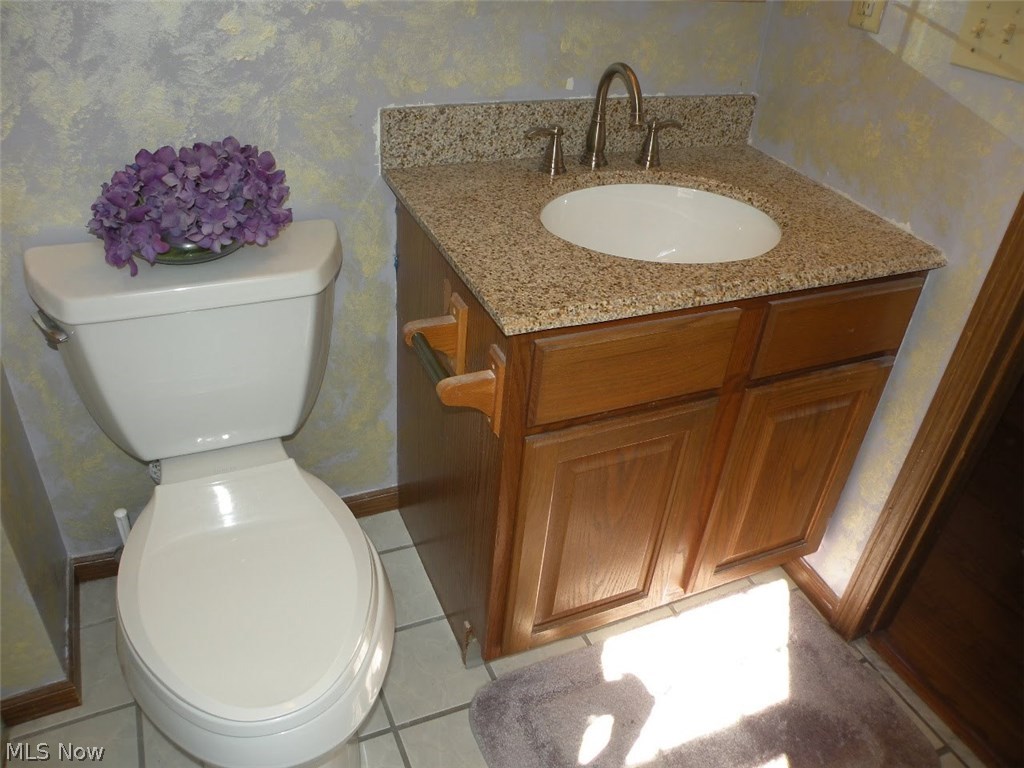 Bittersweet Estates Ph 04 Condos - Residential