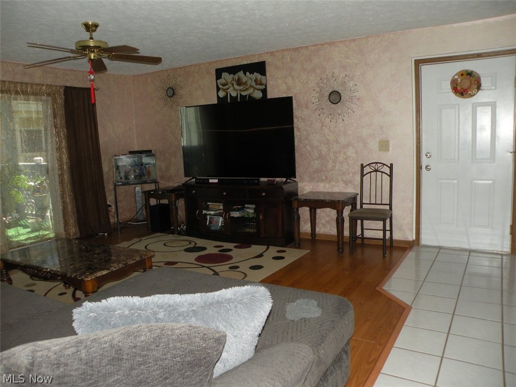 Bittersweet Estates Ph 04 Condos - Residential