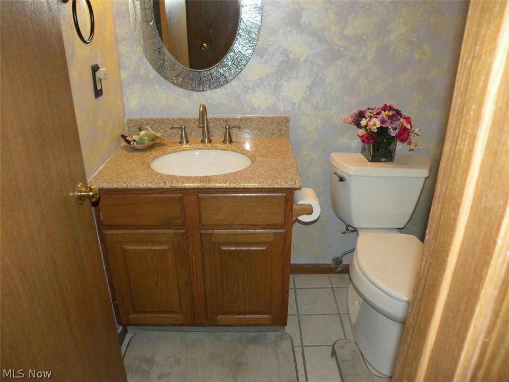 Bittersweet Estates Ph 04 Condos - Residential