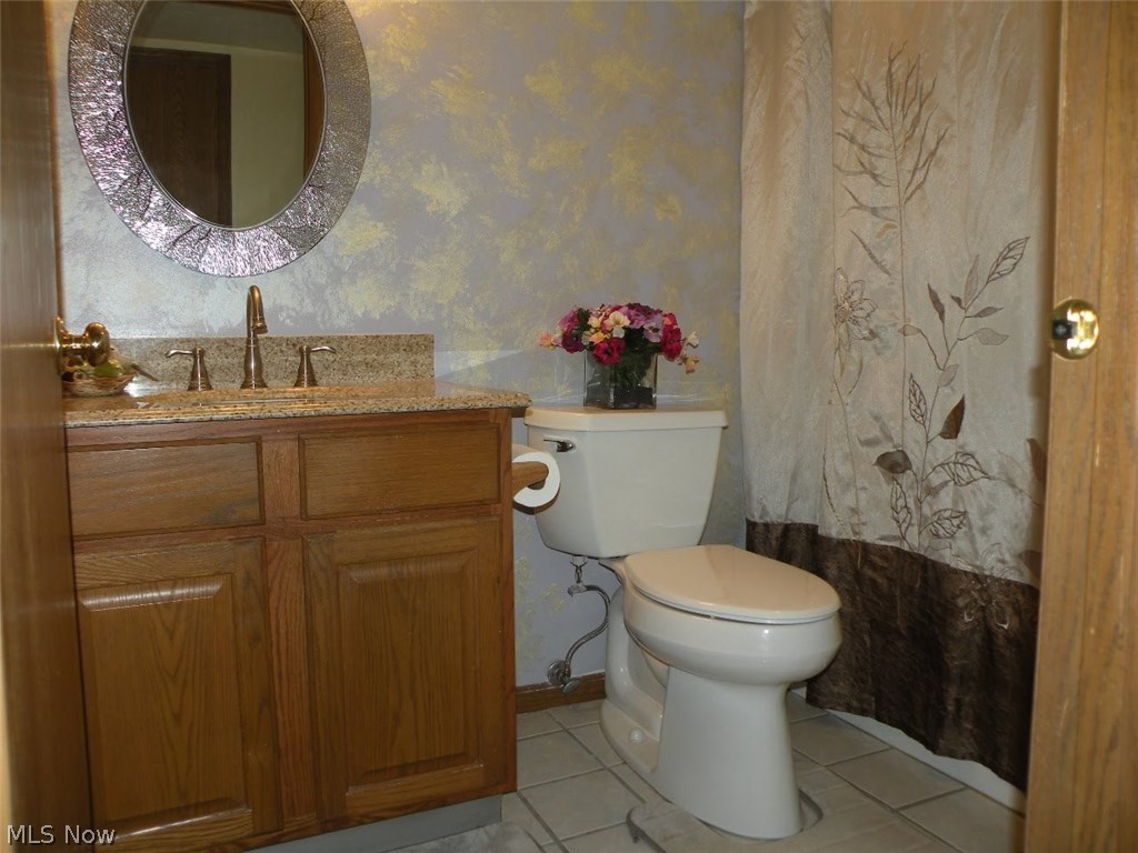 Bittersweet Estates Ph 04 Condos - Residential