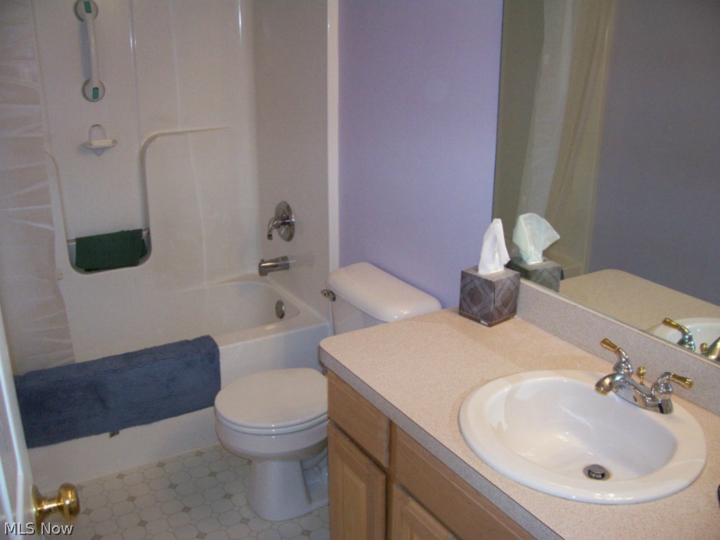 Macintosh Farms Condo 03 - Residential