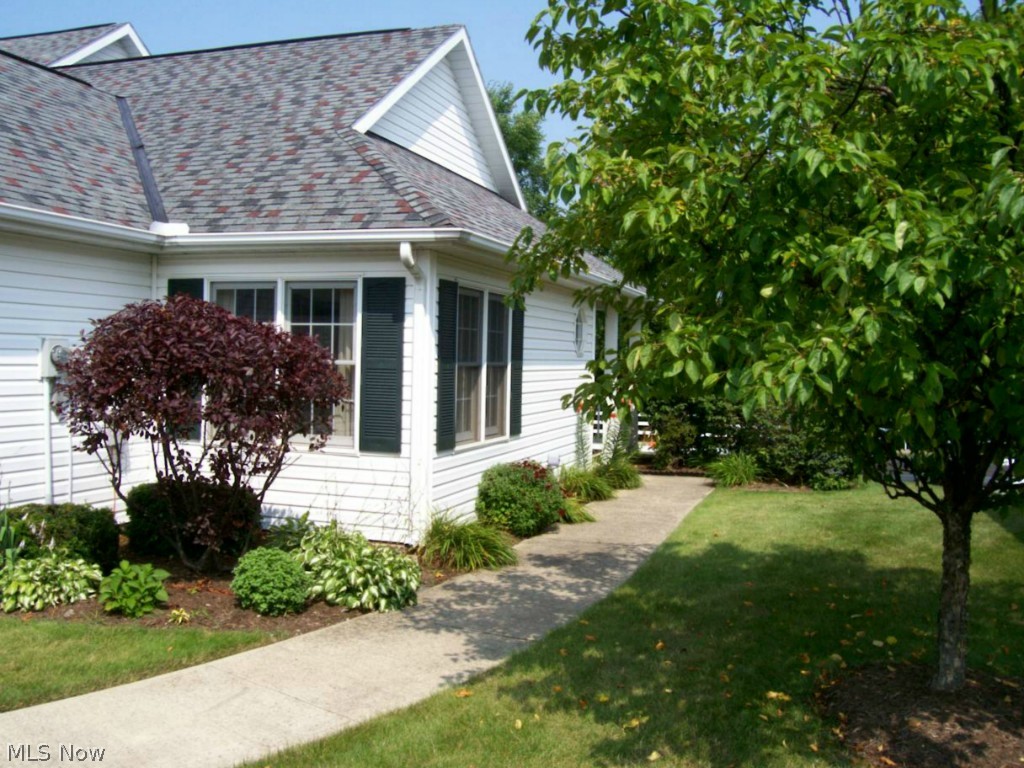 Macintosh Farms Condo 03 - Residential