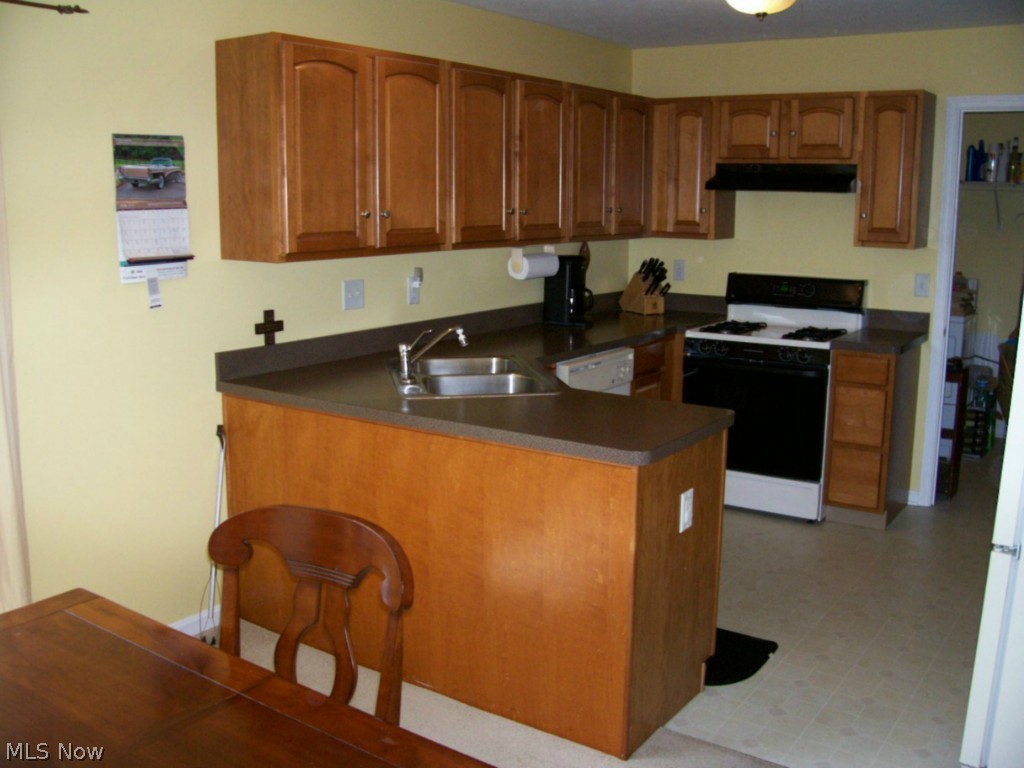 Macintosh Farms Condo 03 - Residential