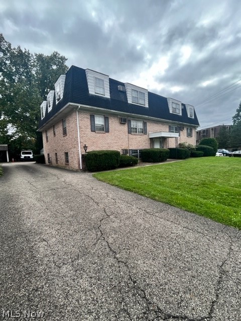 Fully occupied and well maintained 6 plex apartment building