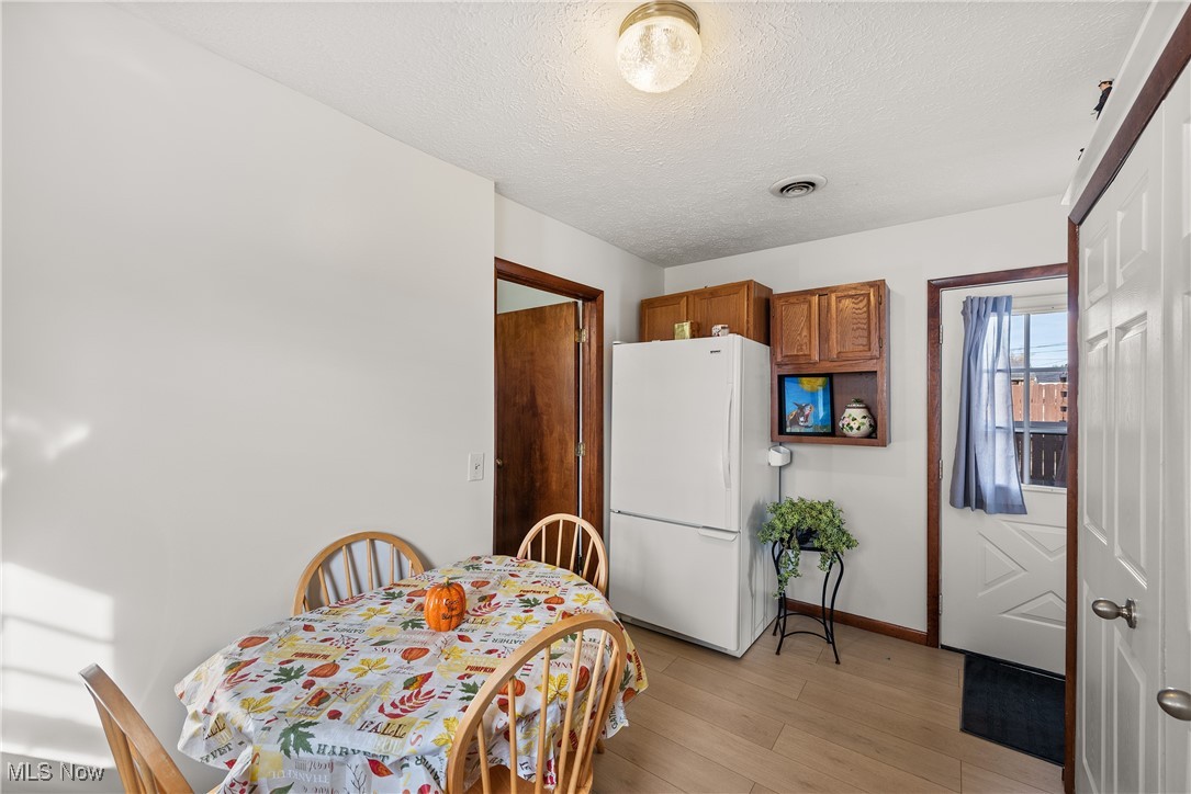 Lorain, Ohio 44055, United States, 5 Bedrooms Bedrooms, ,3 BathroomsBathrooms,Residential,Active,240617