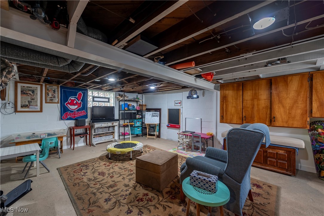 Lorain, Ohio 44055, United States, 5 Bedrooms Bedrooms, ,3 BathroomsBathrooms,Residential,Active,240617