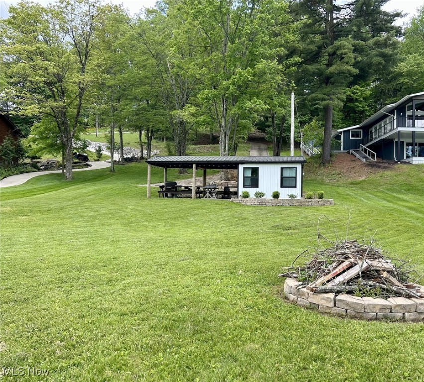 450 W Mohawk Drive, Malvern, Ohio image 4