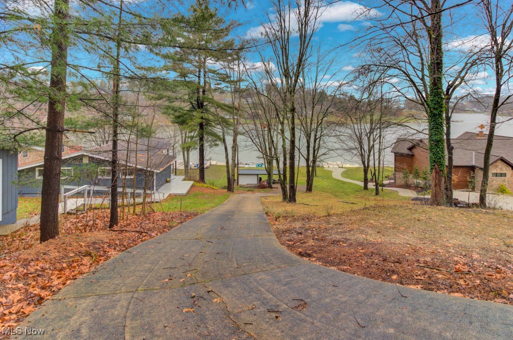 450 W Mohawk Drive, Malvern, Ohio image 7