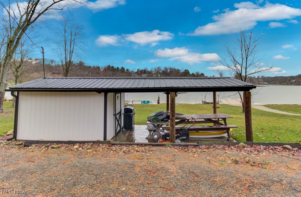450 W Mohawk Drive, Malvern, Ohio image 3