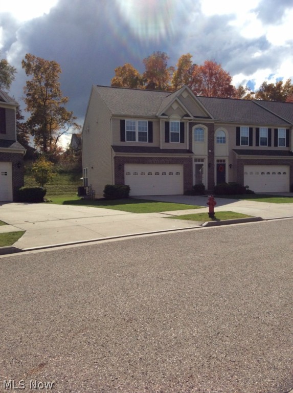 Exceptional townhouse in desirable Hidden Lakes. Original owner. Features include 3bdrm, 2 1/2 baths, finished lower level, patio, island in kitchen, end unit. Limited maintenance community which features two lakes, walking trails and a neighborhood gazebo.