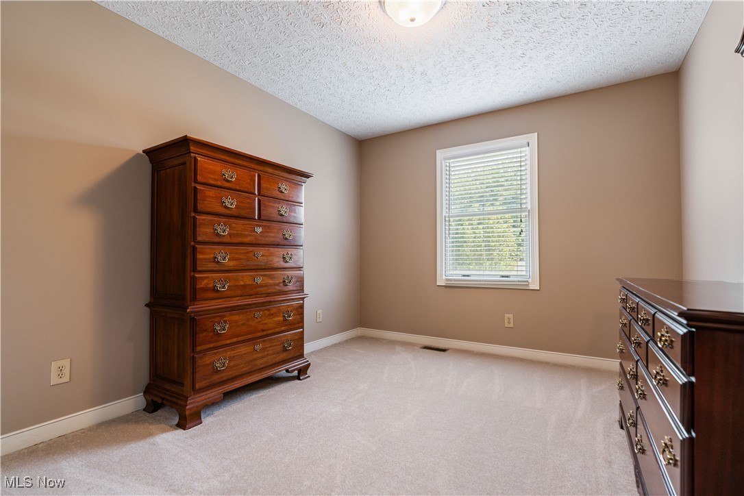 10686 Cleveland Avenue, Uniontown, Ohio image 27
