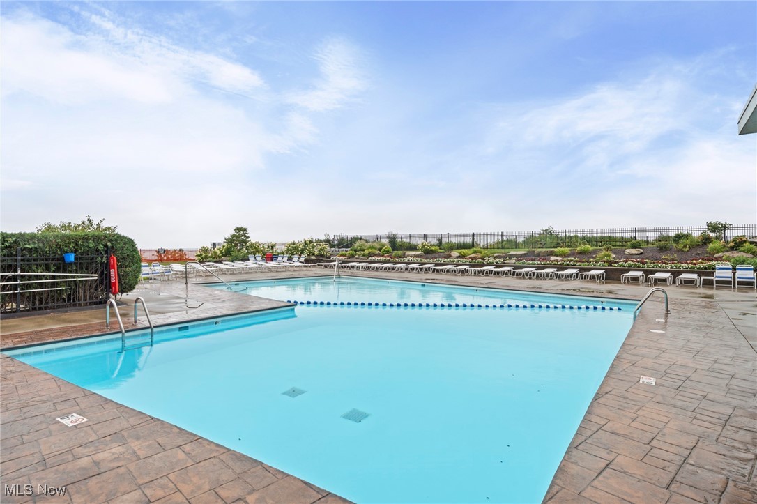 Carlyle Condos - Residential