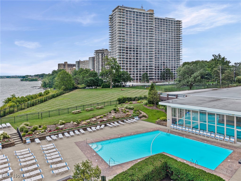 Carlyle Condos - Residential