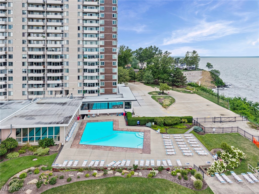 Carlyle Condos - Residential