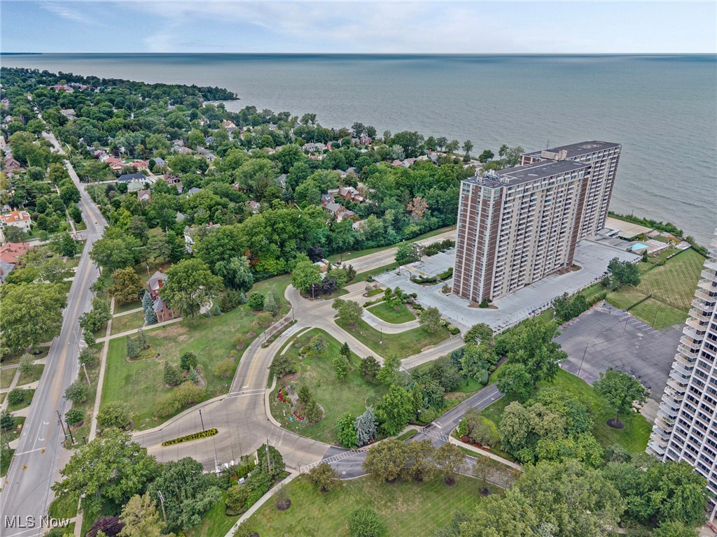 Carlyle Condos - Residential