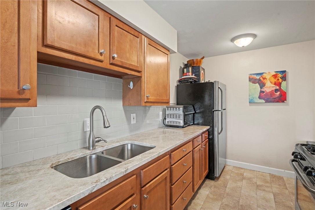 Carlyle Condos - Residential