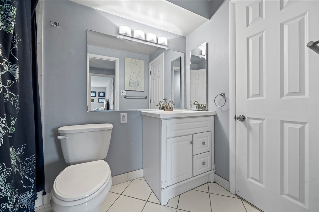 Carlyle Condos - Residential